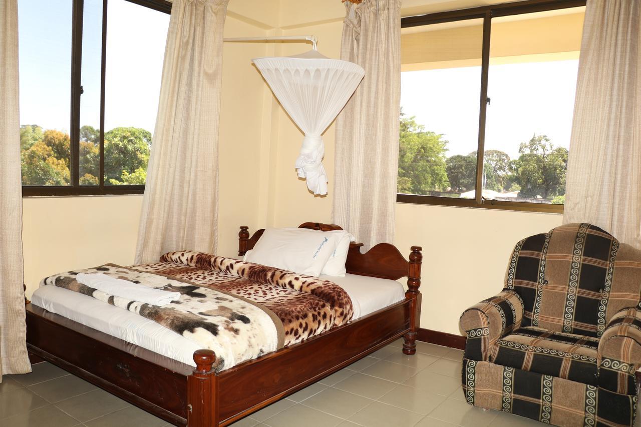Dolphin Hotel Tanga Exterior photo