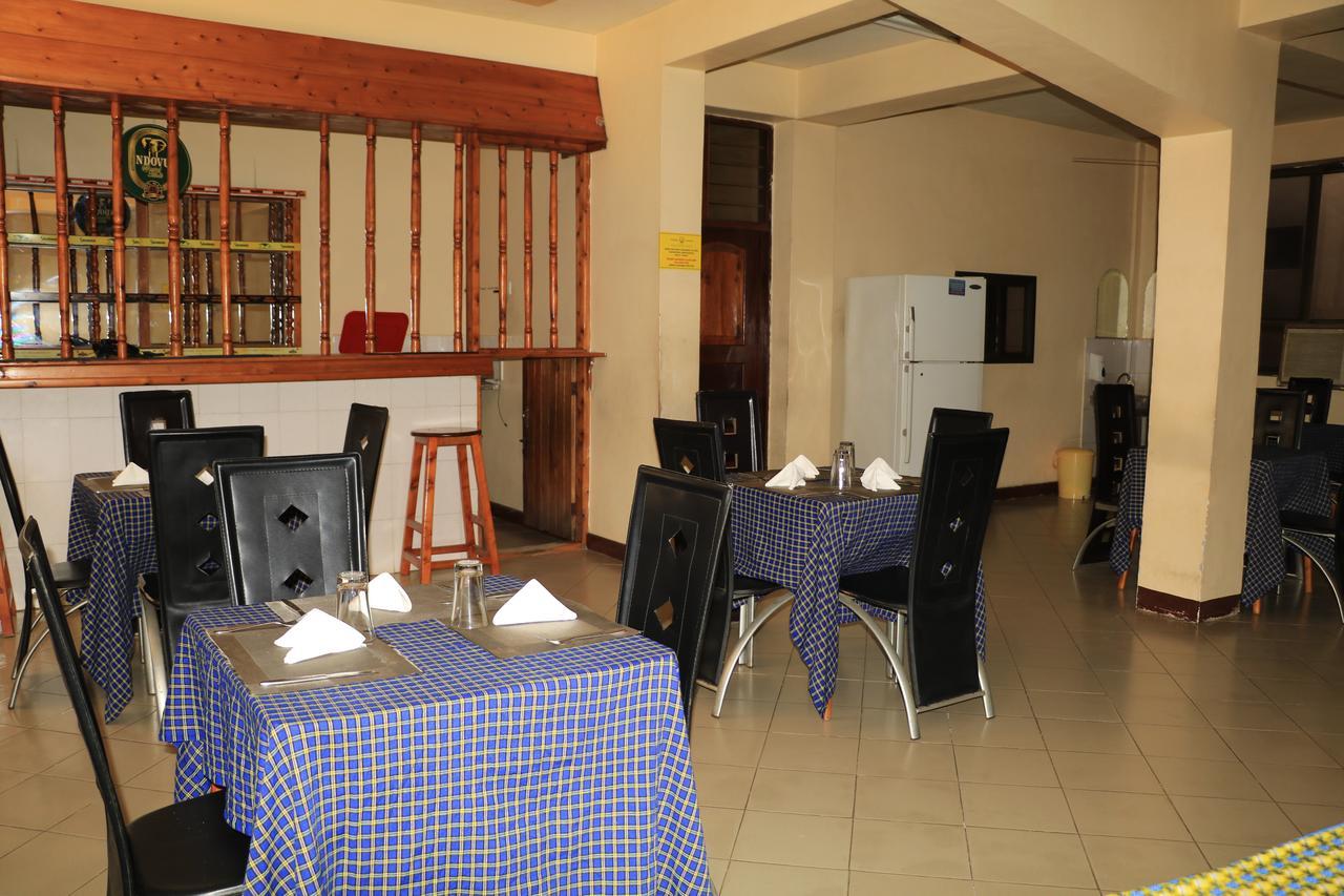 Dolphin Hotel Tanga Exterior photo